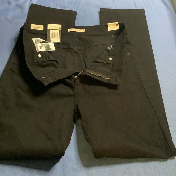 Levi's 724 High-Rise Slim Straight Black Jeans Size 32X32 NWT - Picture 5 of 9